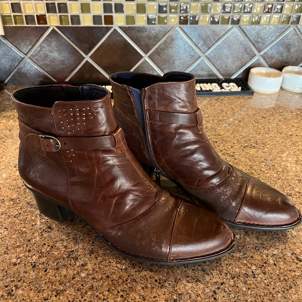 Leather boots
